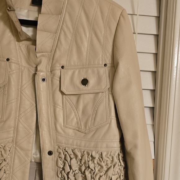 MODA INTERNATIONAL Cream Leather Jacket with Stand-Up Collar and Ruched Details - Picture 3 of 16